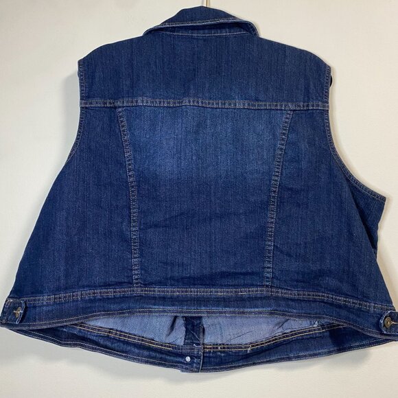 Cato Womens Denim Vest Size 26/28W Blue With Button Front & Pockets - Picture 3 of 11